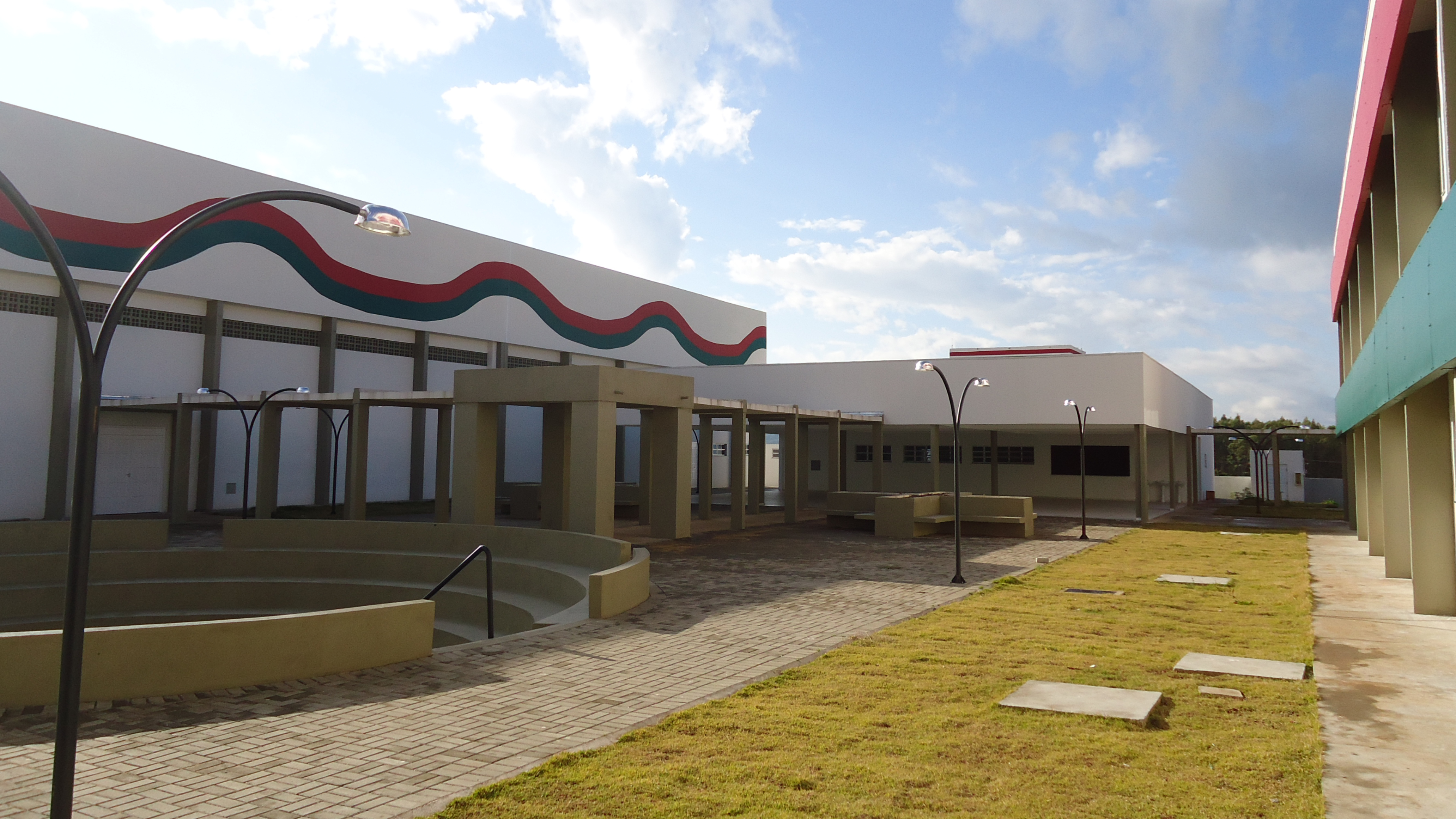 Escola de Ensino Basino Elza Mancelos de Moura